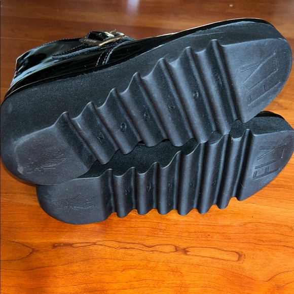 Fly London - Picture 8 of 8